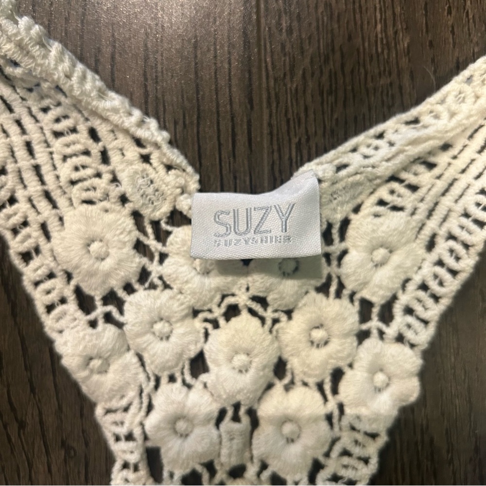 Elegant White Asymmetrical Blouse with Bib Collar - Picture 4 of 7